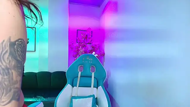 Snapshot of Arianna_sweeet chatting on 05-28-26, 03:37 Arianna sweeet online show from 05-28-26, 03:37