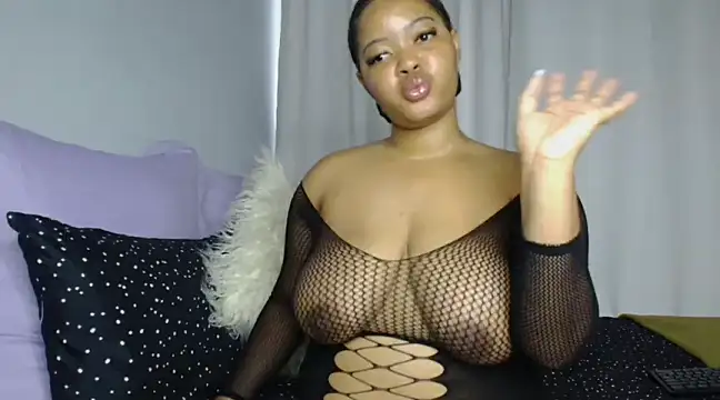 Snapshot of sexytinashe21 chatting on 02-19-25, 05:16 sexytinashe21 online show from 02-19-25, 05:16