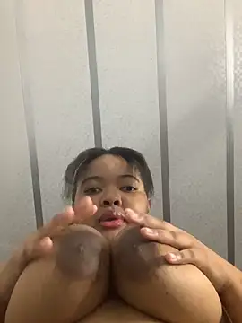 Snapshot of sexytinashe21 chatting on 11-11-25, 09:04 sexytinashe21 online show from 11-11-25, 09:04