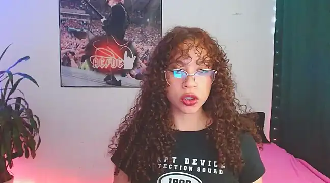 Snapshot of Atenas-33 chatting on 02-09-25, 02:06 Atenas-33 online show from 02-09-25, 02:06