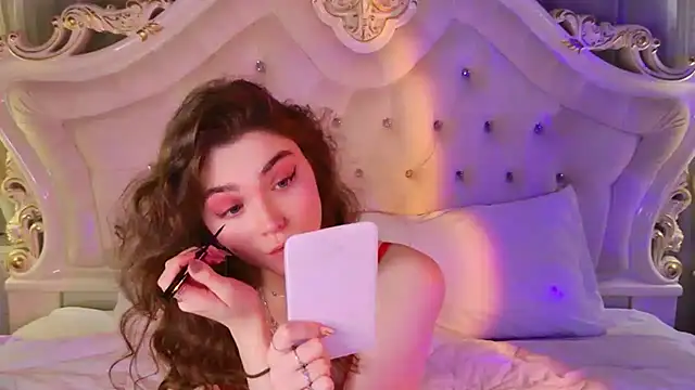 Snapshot of VITA_TESS chatting on 11-18-25, 11:14 VITA TESS online show from 11-18-25, 11:14