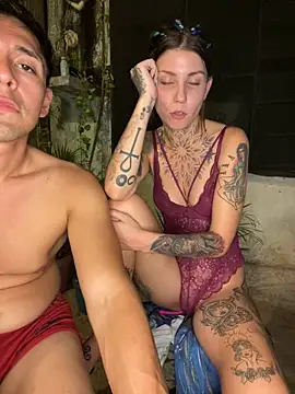 Snapshot of Izy_cute_ chatting on 02-20-25, 08:06 Izy cute online show from 02-20-25, 08:06