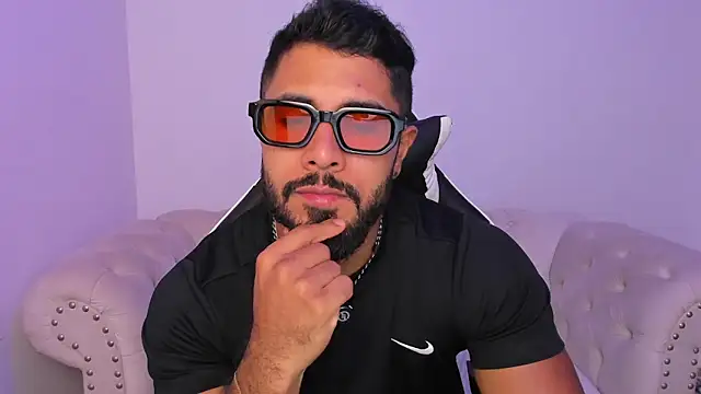 Santiago huntt online show from 03-31-26, 09:26