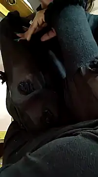 Snapshot of Barbie_183 chatting on 01-28-25, 06:49 Barbie 183 online show from 01-28-25, 06:49