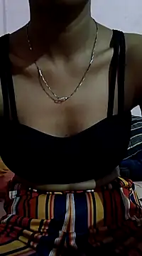 Snapshot of Barbie_183 chatting on 02-02-25, 06:20 Barbie 183 online show from 02-02-25, 06:20