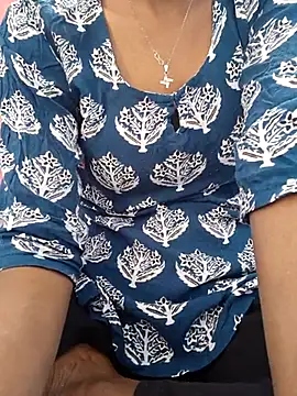 Snapshot of Barbie_183 chatting on 03-13-25, 05:11 Barbie 183 online show from 03-13-25, 05:11