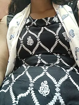 Snapshot of Barbie_183 chatting on 09-13-25, 06:24 Barbie 183 online show from 09-13-25, 06:24