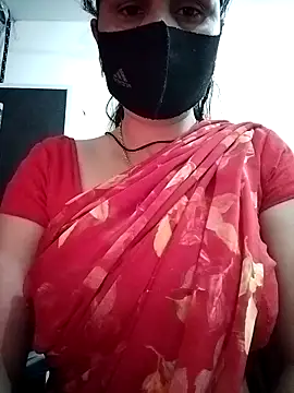 Snapshot of priyancyfun chatting on 12-18-25, 01:33 priyancyfun online show from 12-18-25, 01:33