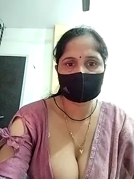 Snapshot of priyancyfun chatting on 12-19-25, 04:19 priyancyfun online show from 12-19-25, 04:19