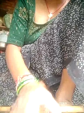 Snapshot of Amaya_Bajwa chatting on 10-01-25, 04:07 Amaya Bajwa online show from 10-01-25, 04:07