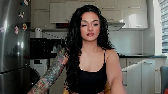 Snapshot of NNNoire chatting on 01-28-25, 08:57 NNNoire online show from 01-28-25, 08:57