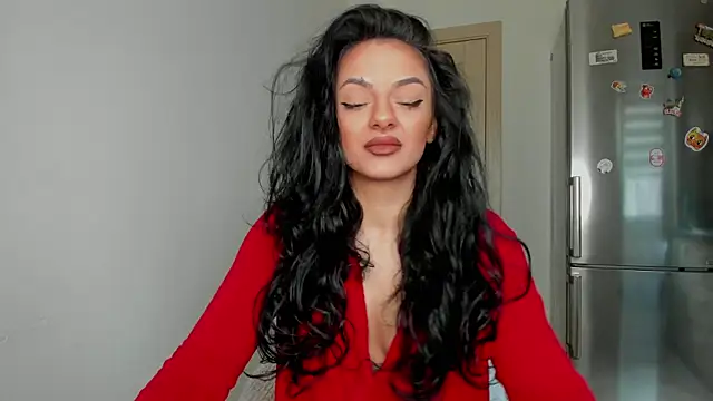 Snapshot of NNNoire chatting on 02-13-25, 07:24 NNNoire online show from 02-13-25, 07:24