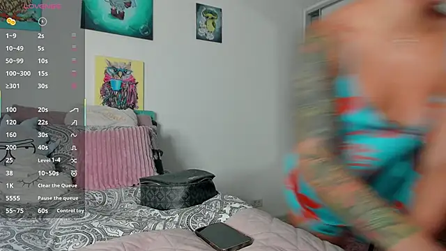 Snapshot of NNNoire chatting on 10-23-25, 12:37 NNNoire online show from 10-23-25, 12:37