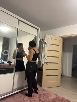 Snapshot of NNNoire chatting on 10-31-25, 12:28 NNNoire online show from 10-31-25, 12:28