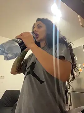 Snapshot of NNNoire chatting on 11-09-25, 02:48 NNNoire online show from 11-09-25, 02:48