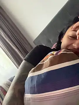 Snapshot of NNNoire chatting on 11-15-25, 06:11 NNNoire online show from 11-15-25, 06:11