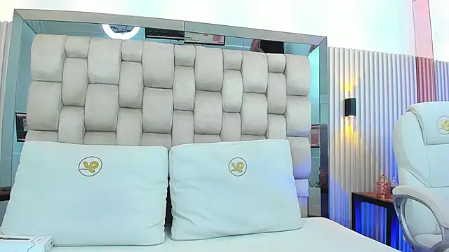 ashlyn parker online show from 02-05-25, 07:53