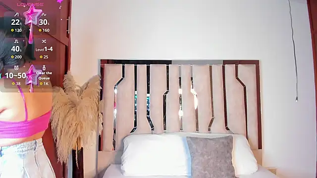 Snapshot of ssofijohnsonx chatting on 11-29-25, 01:03 ssofijohnsonx online show from 11-29-25, 01:03