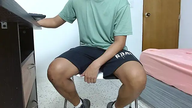 Snapshot of zeus_2025_ chatting on 01-16-25, 02:51 zeus 2025 online show from 01-16-25, 02:51