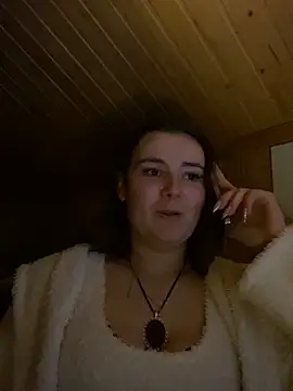 Snapshot of mewKate chatting on 04-29-26, 07:20 mewKate online show from 04-29-26, 07:20