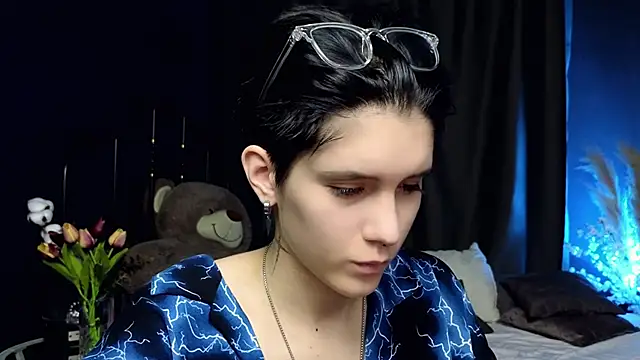 Hyeon Jin online show from 03-16-25, 04:23