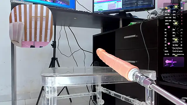 Snapshot of TylerBloom chatting on 02-04-25, 03:04 TylerBloom online show from 02-04-25, 03:04