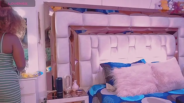 Aliana Ross online show from 11-12-25, 07:20