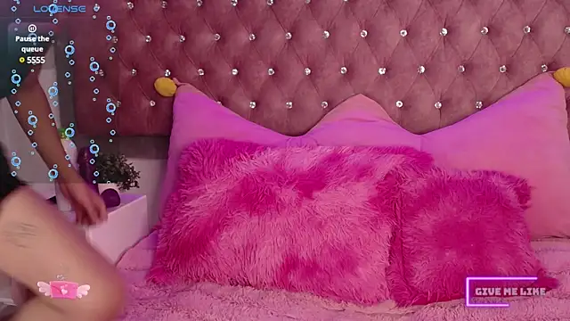 Snapshot of Silver_Rosex chatting on 01-31-25, 04:36 Silver Rosex online show from 01-31-25, 04:36