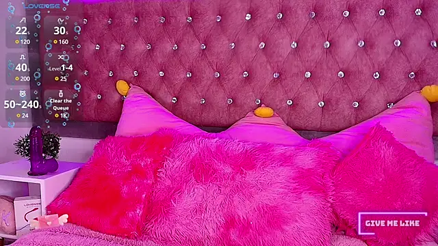 Snapshot of Silver_Rosex chatting on 02-28-25, 04:43 Silver Rosex online show from 02-28-25, 04:43