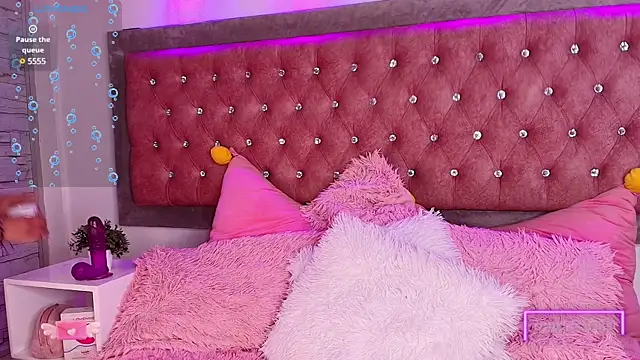 Snapshot of Silver_Rosex chatting on 03-05-25, 10:11 Silver Rosex online show from 03-05-25, 10:11