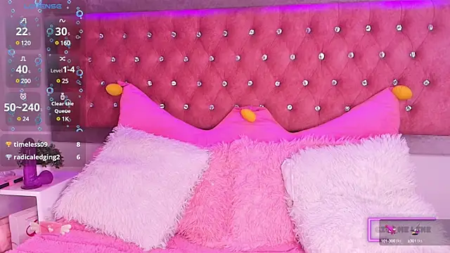 Snapshot of Silver_Rosex chatting on 03-15-25, 01:07 Silver Rosex online show from 03-15-25, 01:07