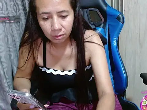 Danielagomez33 online show from 05-27-26, 12:29