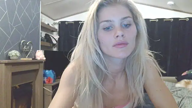 English Teen Evelyn online show from 01-25-25, 09:25