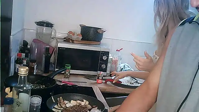 English Teen Evelyn online show from 03-14-25, 01:24