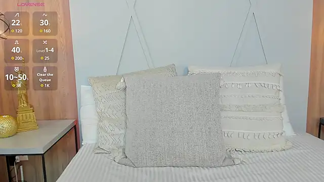 Snapshot of Blue_Angell chatting on 01-16-25, 10:12 Blue Angell online show from 01-16-25, 10:12