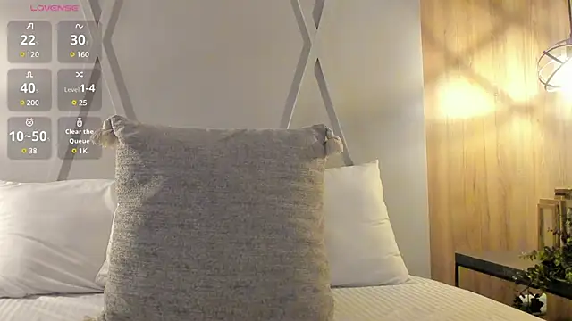 Snapshot of Blue_Angell chatting on 01-17-25, 04:04 Blue Angell online show from 01-17-25, 04:04