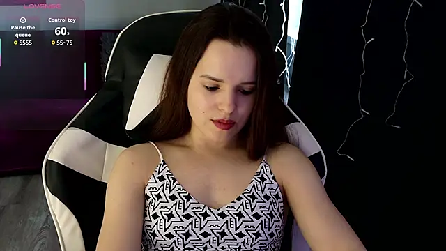 Snapshot of Harleen_Moore chatting on 05-29-26, 05:16 Harleen Moore online show from 05-29-26, 05:16