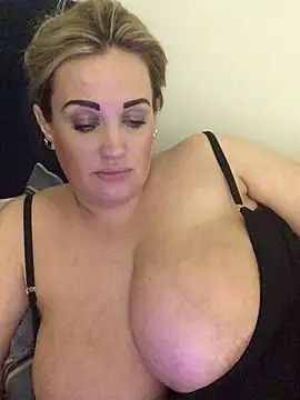 VikiiStoun online show from 03-11-25, 01:59