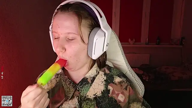 mon lola online show from 09-12-25, 05:35