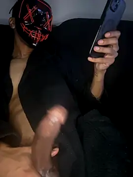 Snapshot of Blackzanpakuto chatting on 10-31-25, 11:00 Blackzanpakuto online show from 10-31-25, 11:00