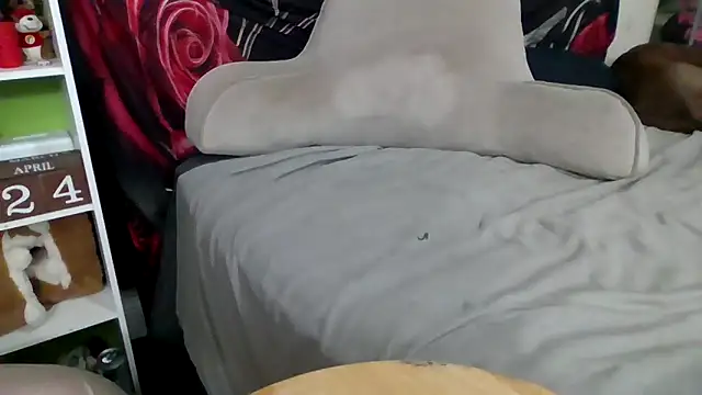 AverageRose online show from 04-26-26, 07:50