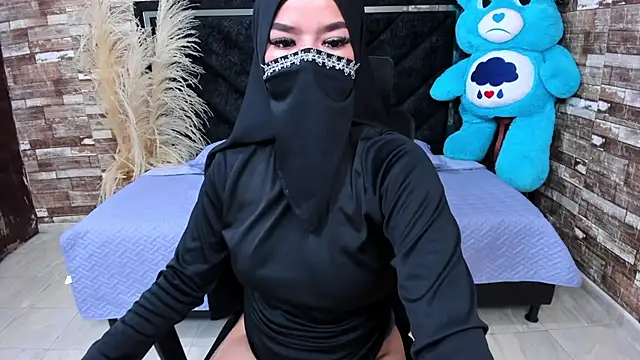 Snapshot of Aixa_Kanaan chatting on 01-07-25, 09:46 Aixa Kanaan online show from 01-07-25, 09:46