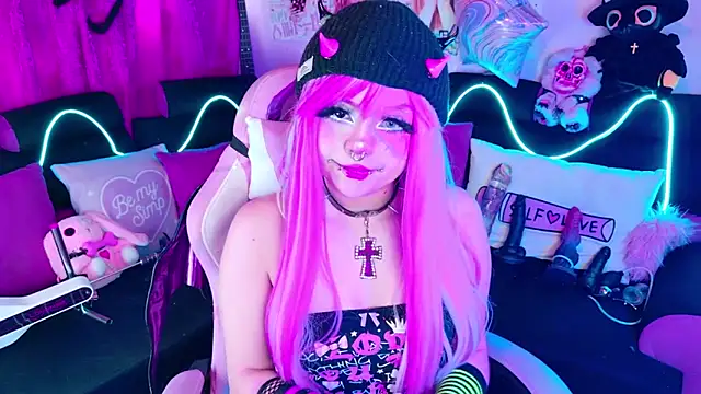 LaytonBox online show from 09-14-25, 01:32