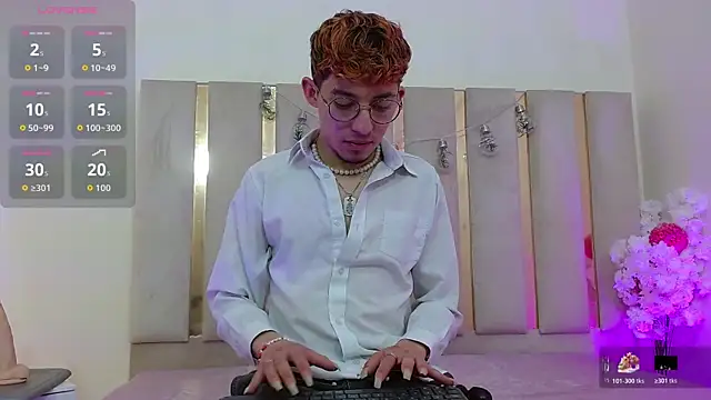 Axel tay online show from 10-21-25, 03:51