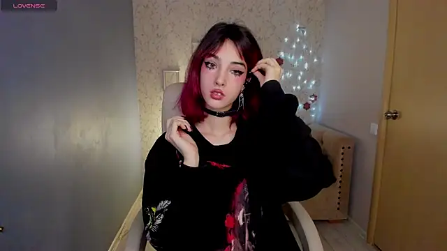 Snapshot of Ink__pleasure chatting on 01-10-25, 04:09 Ink  pleasure online show from 01-10-25, 04:09