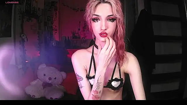 Snapshot of Ink__pleasure chatting on 09-19-25, 11:27 Ink  pleasure online show from 09-19-25, 11:27