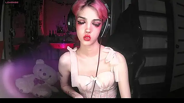 Snapshot of Ink__pleasure chatting on 10-04-25, 11:14 Ink  pleasure online show from 10-04-25, 11:14