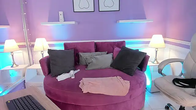 Emma Walkerr  online show from 02-06-25, 10:00