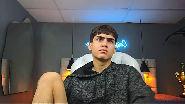 Tommy18   online show from 03-05-25, 05:18