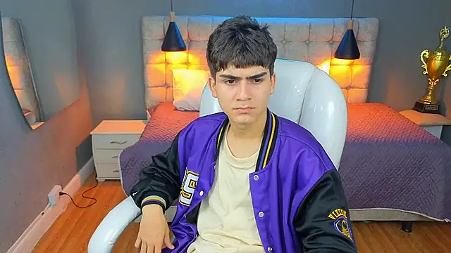 Tommy18   online show from 03-14-25, 07:15